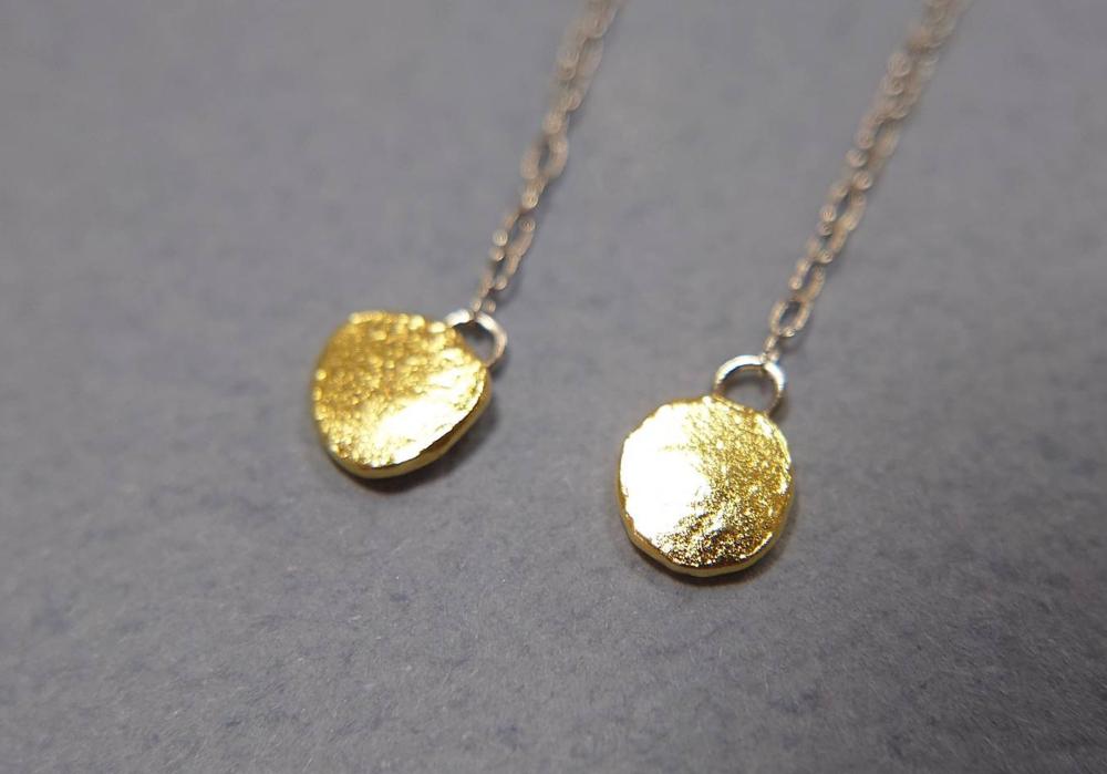 叩いたまんまピアス(純金×プラチナ850)